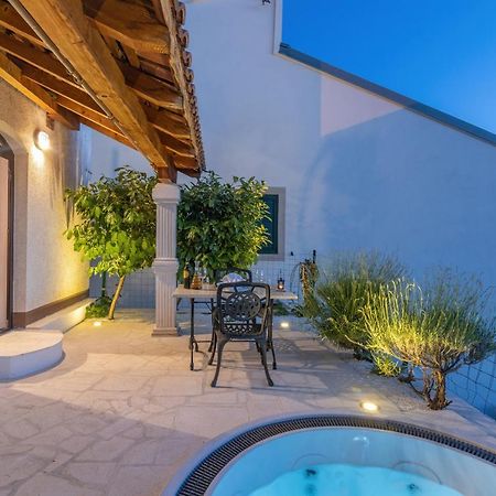 33 Ulica Nikole Jurisica Appartement Senj  Buitenkant foto